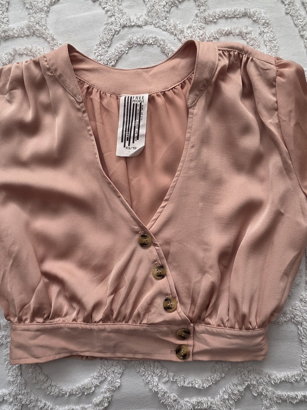 Free People Stay Bold Blouse Top Size XS Peach Satin Button Front Crop Puff